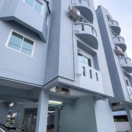 Baan Khun Pra Duplex Rm3 Bangkokアパートメント エクステリア 写真