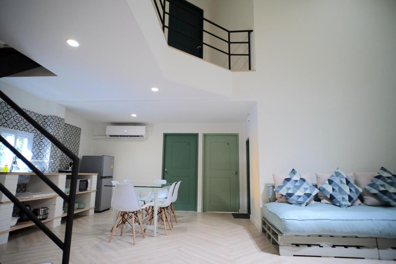 Baan Khun Pra Duplex Rm3 Bangkokアパートメント エクステリア 写真