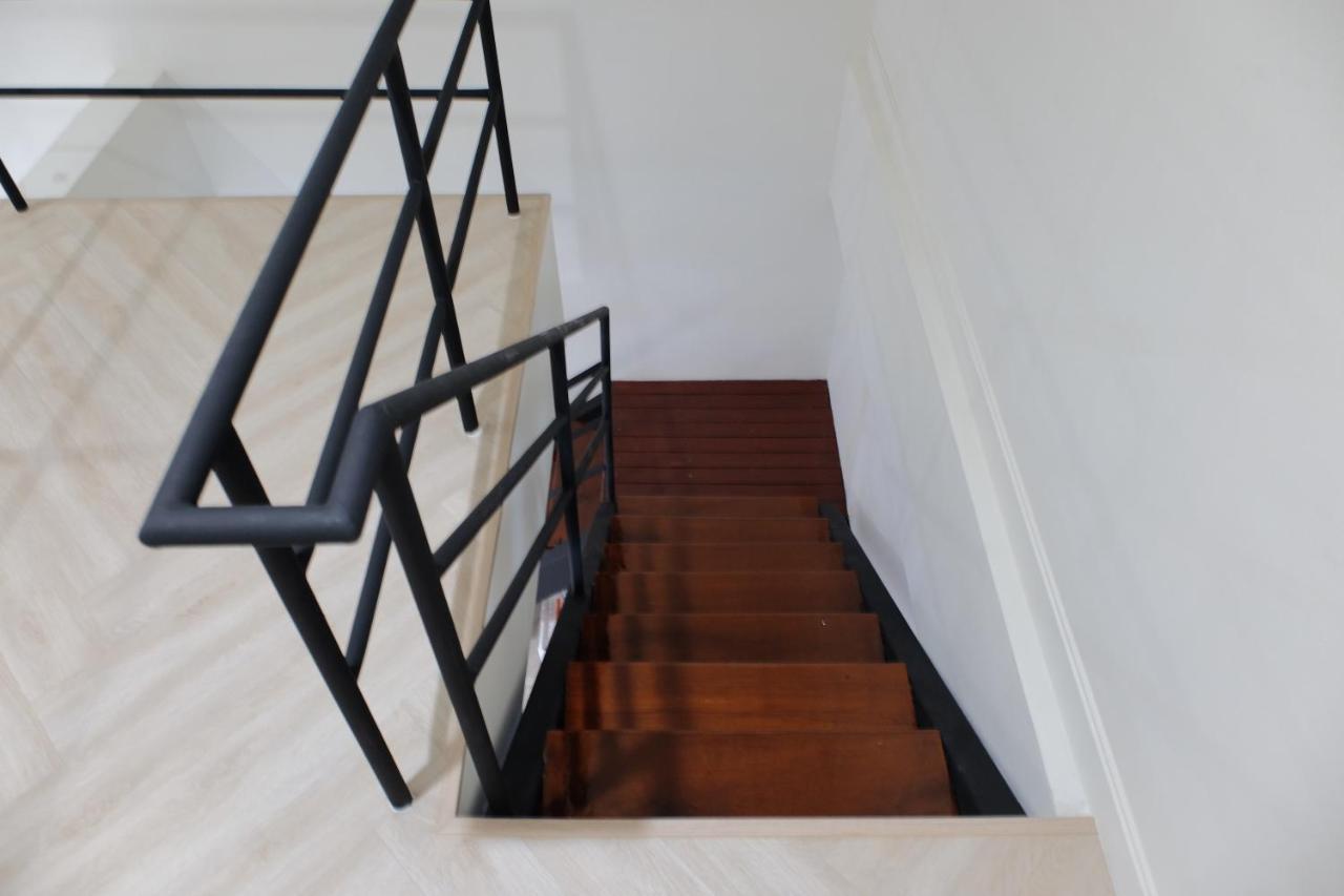 Baan Khun Pra Duplex Rm3 Bangkokアパートメント エクステリア 写真