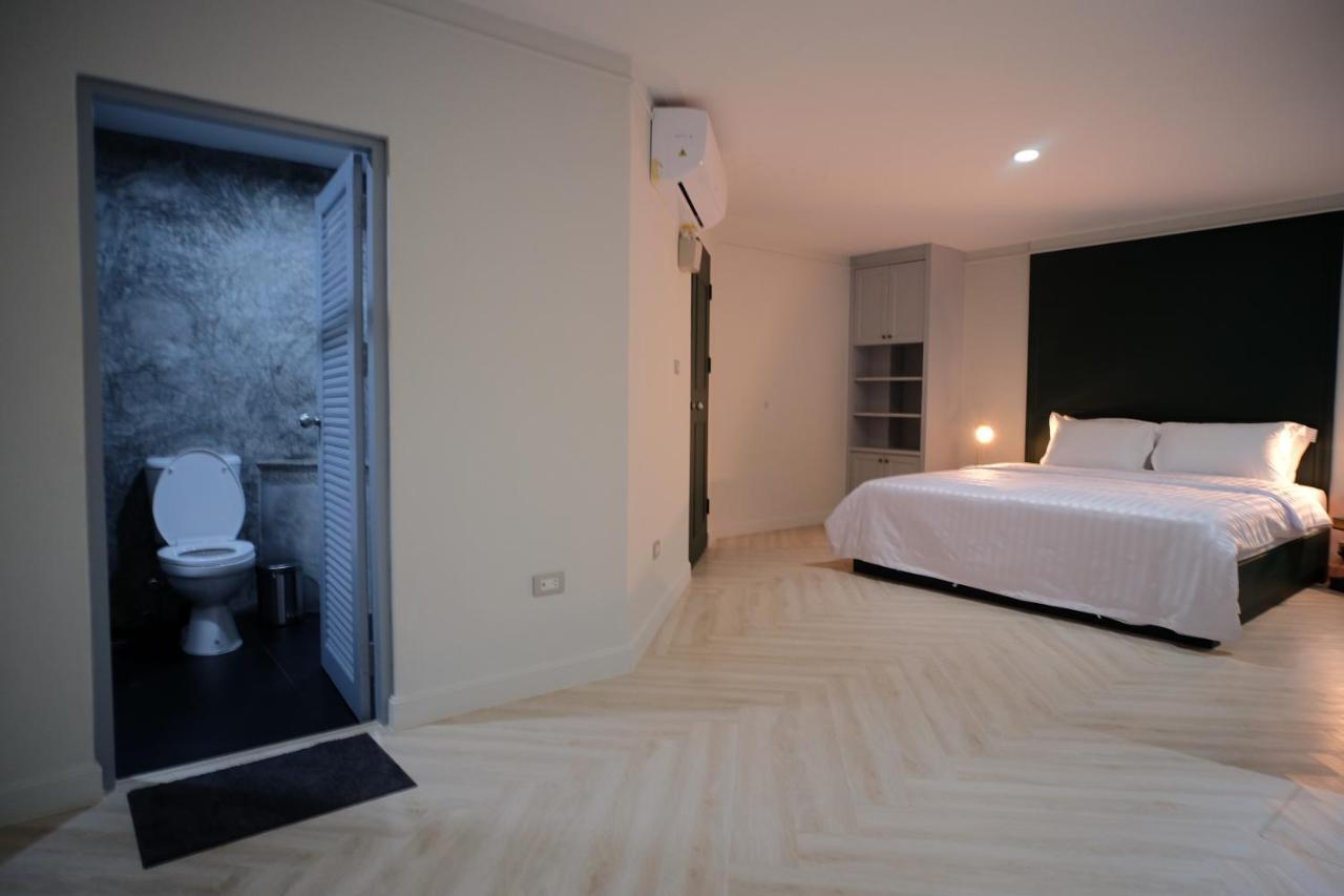 Baan Khun Pra Duplex Rm3 Bangkokアパートメント エクステリア 写真
