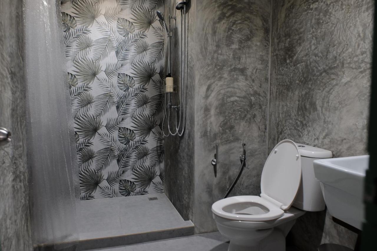 Baan Khun Pra Duplex Rm3 Bangkokアパートメント エクステリア 写真