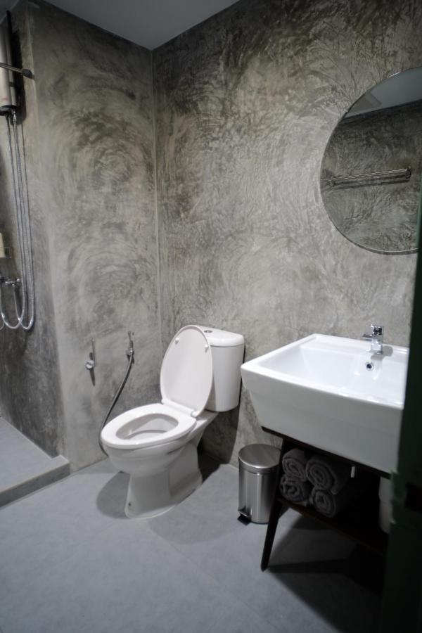 Baan Khun Pra Duplex Rm3 Bangkokアパートメント エクステリア 写真
