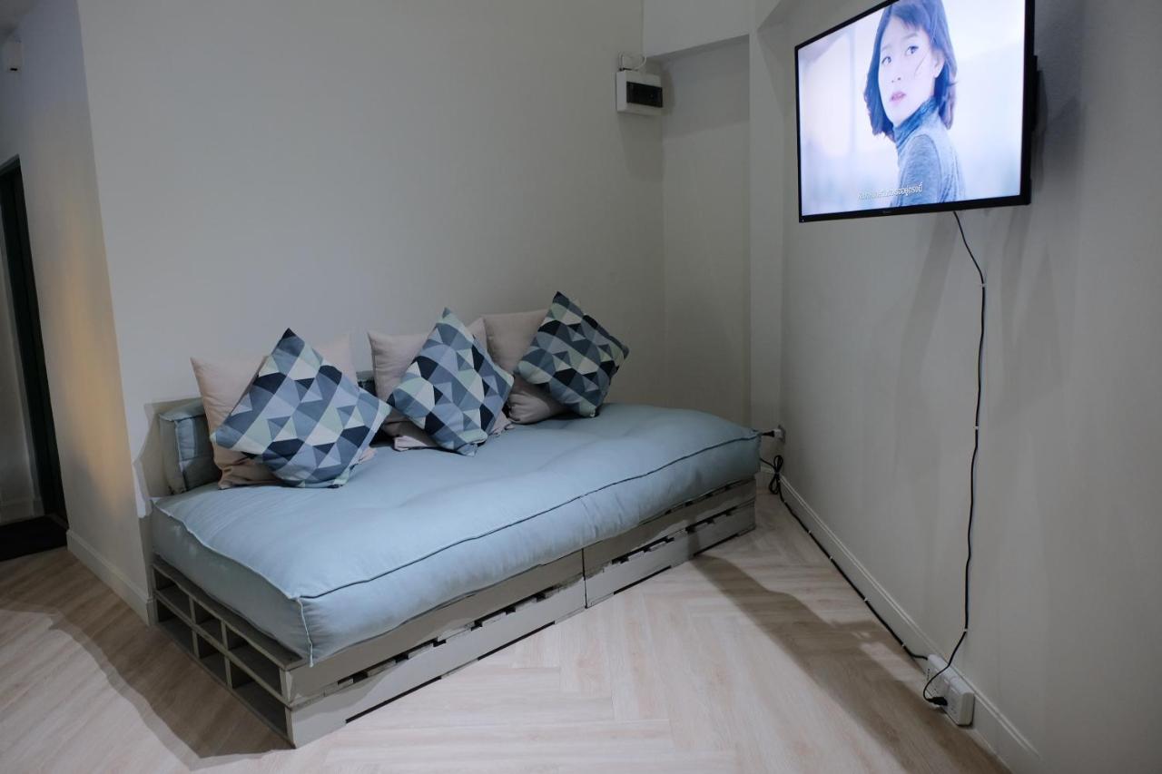 Baan Khun Pra Duplex Rm3 Bangkokアパートメント エクステリア 写真