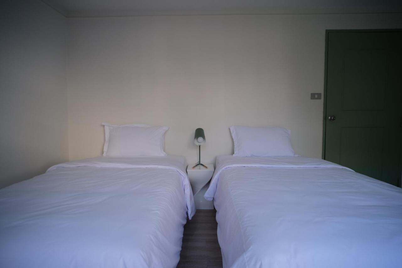 Baan Khun Pra Duplex Rm3 Bangkokアパートメント エクステリア 写真